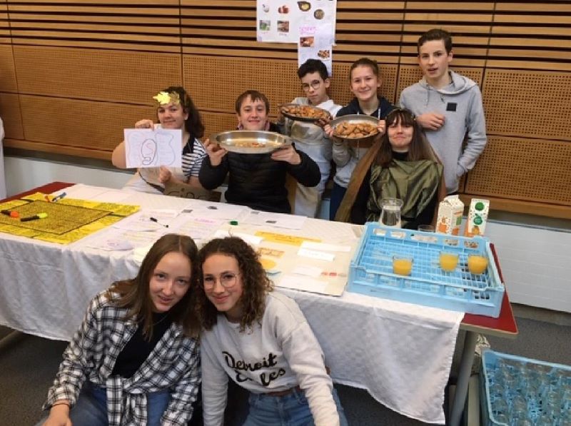 2 article sur le marché antique